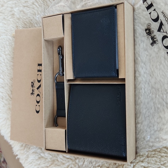 NWT IOB Coach Black Calf Leather 3 In 1 Wallets & Key Holder Set ๐ค๐ - Picture 13 of 15